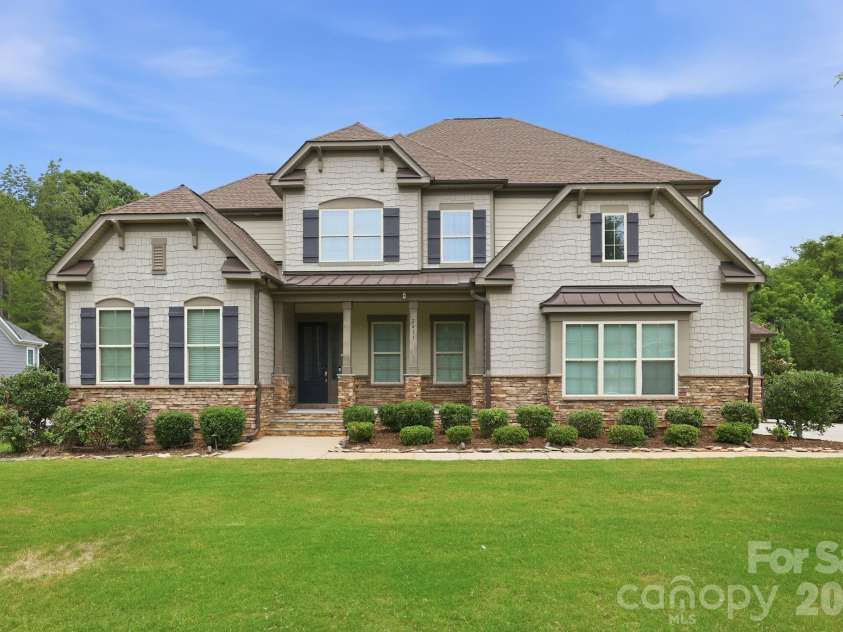 2411 Madeira Circle, Waxhaw, NC 28173.  MLS# CAR4394569, YatesRealty ID 34160. 