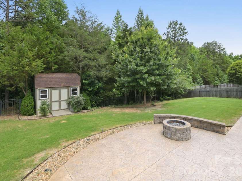 2411 Madeira Circle, Waxhaw, NC 28173.  MLS# CAR4394569, YatesRealty ID 34160. 