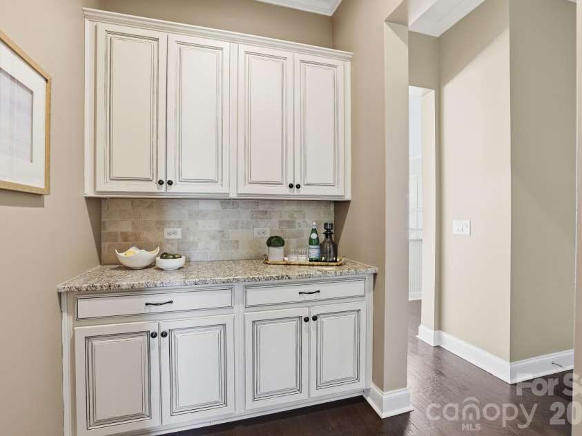 2411 Madeira Circle, Waxhaw, NC 28173.  MLS# CAR4394569, YatesRealty ID 34160. 