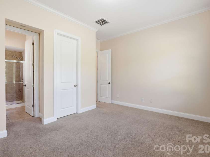 2411 Madeira Circle, Waxhaw, NC 28173.  MLS# CAR4394569, YatesRealty ID 34160. 