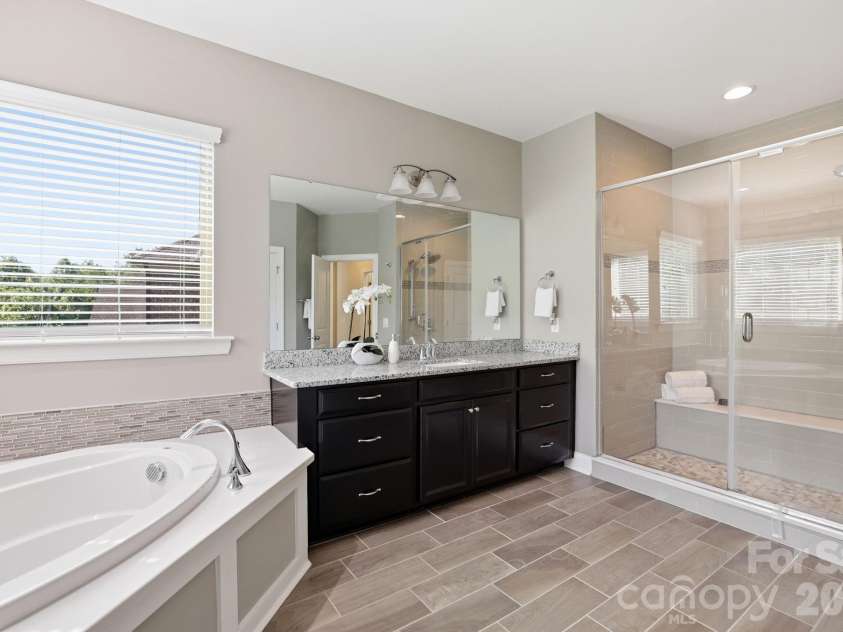 2411 Madeira Circle, Waxhaw, NC 28173.  MLS# CAR4394569, YatesRealty ID 34160. 