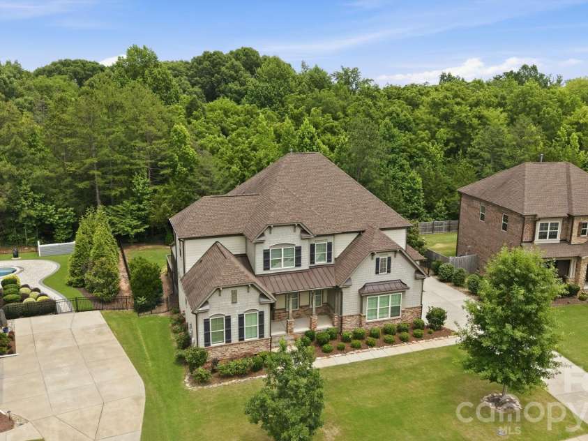 2411 Madeira Circle, Waxhaw, NC 28173.  MLS# CAR4394569, YatesRealty ID 34160. 