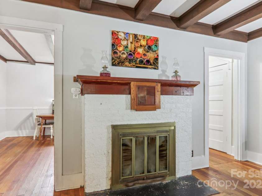 914 White Pine Drive, Hendersonville, NC 28739.  MLS# CAR4294611, YatesRealty ID 34160. Wood Burning Fireplace