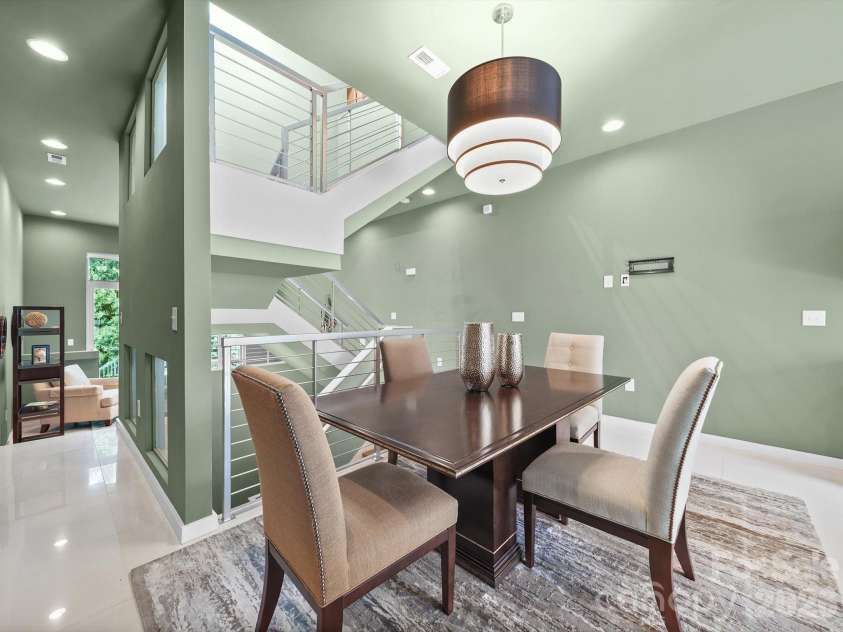 368 Viburnum Way Court, Charlotte, NC 28208.  MLS# CAR4395776, YatesRealty ID 34161. 