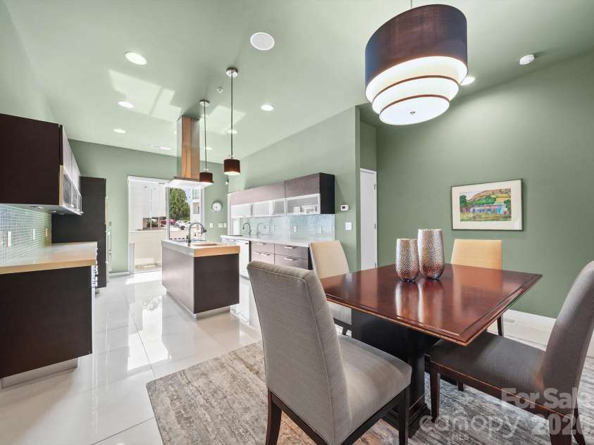 368 Viburnum Way Court, Charlotte, NC 28208.  MLS# CAR4395776, YatesRealty ID 34161. 