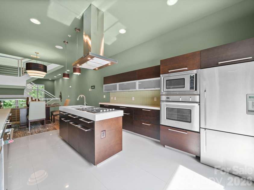 368 Viburnum Way Court, Charlotte, NC 28208.  MLS# CAR4395776, YatesRealty ID 34161. 