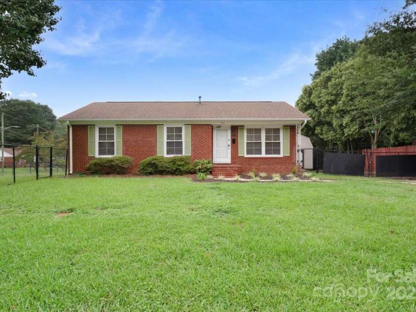 4401 Butler Road, Charlotte, NC 28208.  MLS# CAR4285626, YatesRealty ID 34161. 