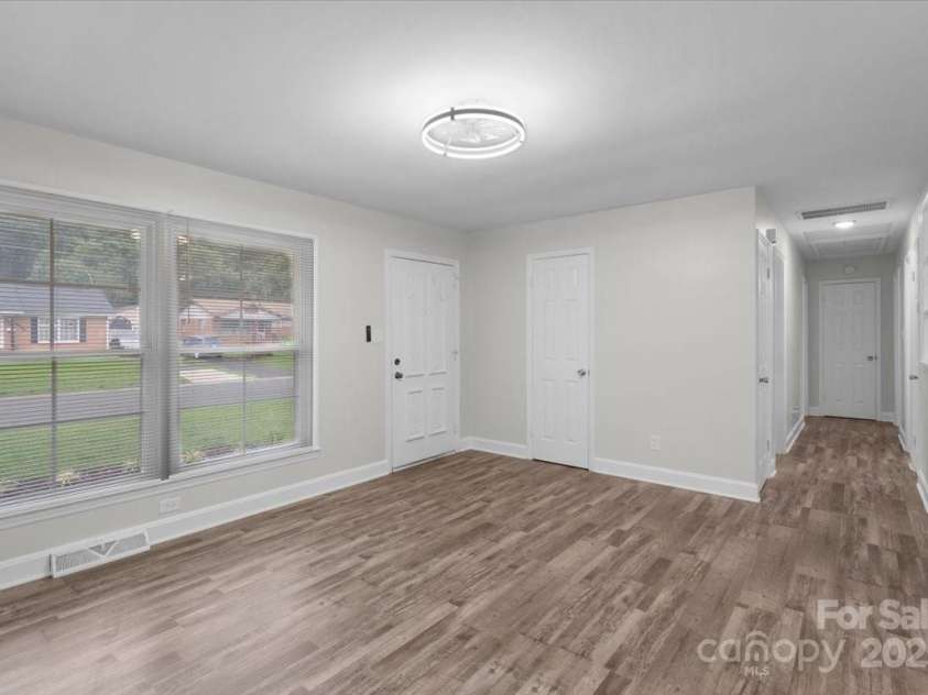 4401 Butler Road, Charlotte, NC 28208.  MLS# CAR4285626, YatesRealty ID 34161. 