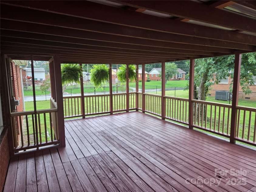 4401 Butler Road, Charlotte, NC 28208.  MLS# CAR4285626, YatesRealty ID 34161. 