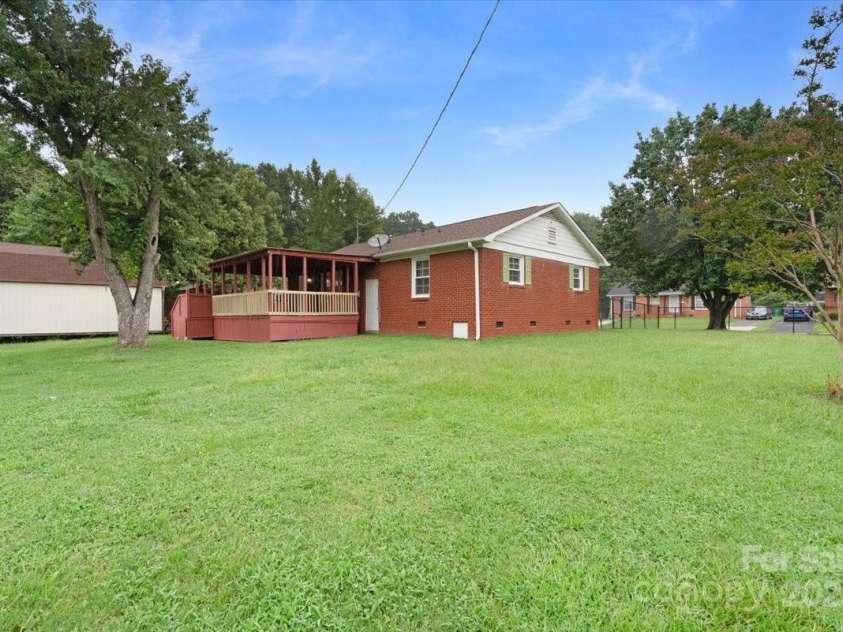 4401 Butler Road, Charlotte, NC 28208.  MLS# CAR4285626, YatesRealty ID 34161. 