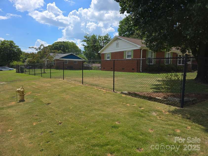 4401 Butler Road, Charlotte, NC 28208.  MLS# CAR4285626, YatesRealty ID 34161. 