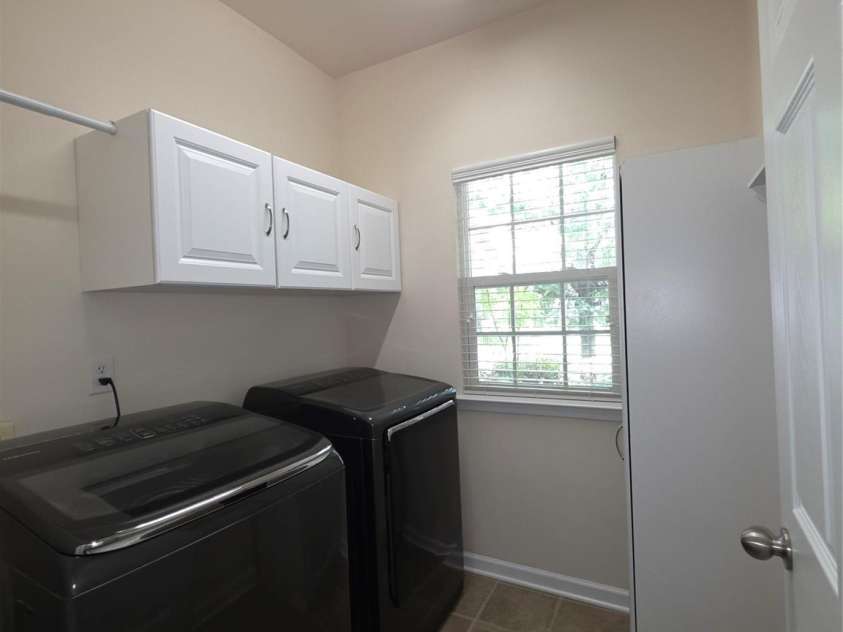 5933 Kirkwynd Commons Drive, Charlotte, NC 28278.  MLS# CAR4291416, YatesRealty ID 34162. Laundry
