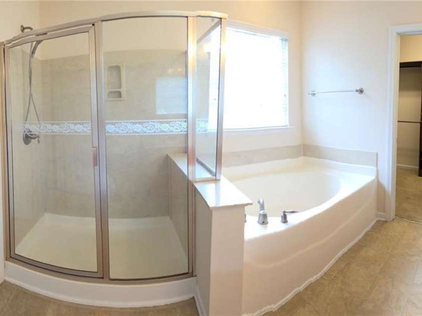5933 Kirkwynd Commons Drive, Charlotte, NC 28278.  MLS# CAR4291416, YatesRealty ID 34162. Master bath_paronamic view