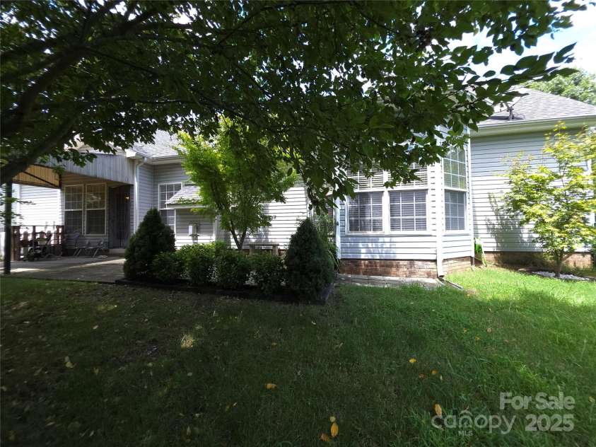 5933 Kirkwynd Commons Drive, Charlotte, NC 28278.  MLS# CAR4291416, YatesRealty ID 34162. Rear view