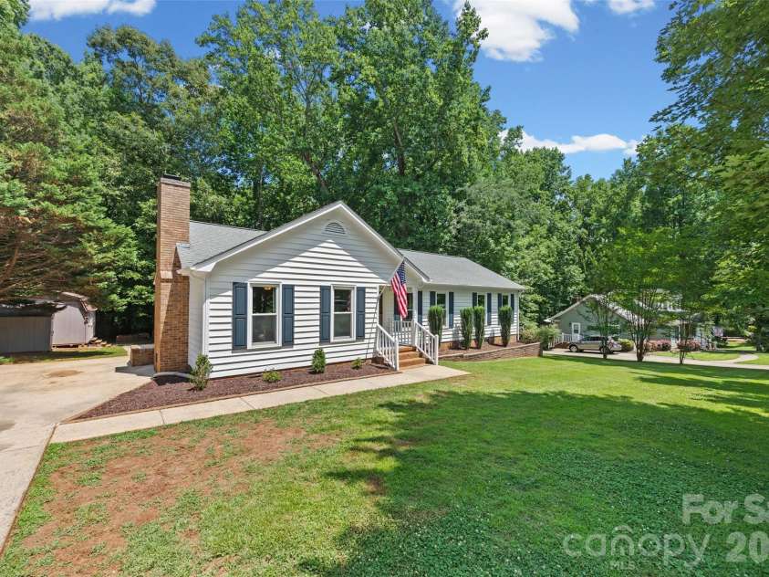 988 Pleasant Ridge Road, Fort Mill, SC 29715.  MLS# CAR4389183, YatesRealty ID 34162. 