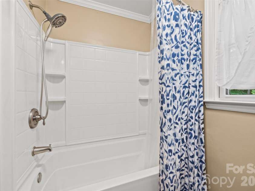 988 Pleasant Ridge Road, Fort Mill, SC 29715.  MLS# CAR4389183, YatesRealty ID 34162. 