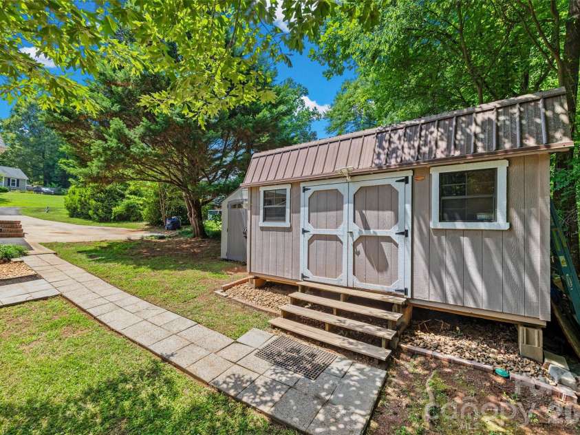 988 Pleasant Ridge Road, Fort Mill, SC 29715.  MLS# CAR4389183, YatesRealty ID 34162. 