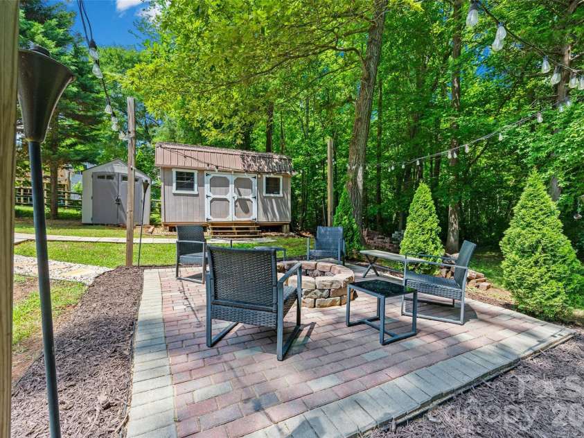 988 Pleasant Ridge Road, Fort Mill, SC 29715.  MLS# CAR4389183, YatesRealty ID 34162. 