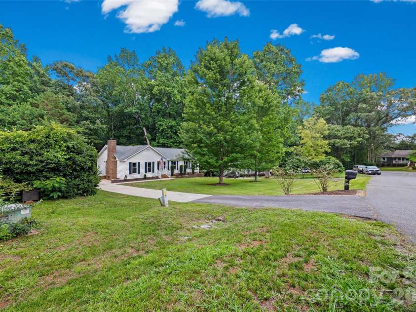 988 Pleasant Ridge Road, Fort Mill, SC 29715.  MLS# CAR4389183, YatesRealty ID 34162. 