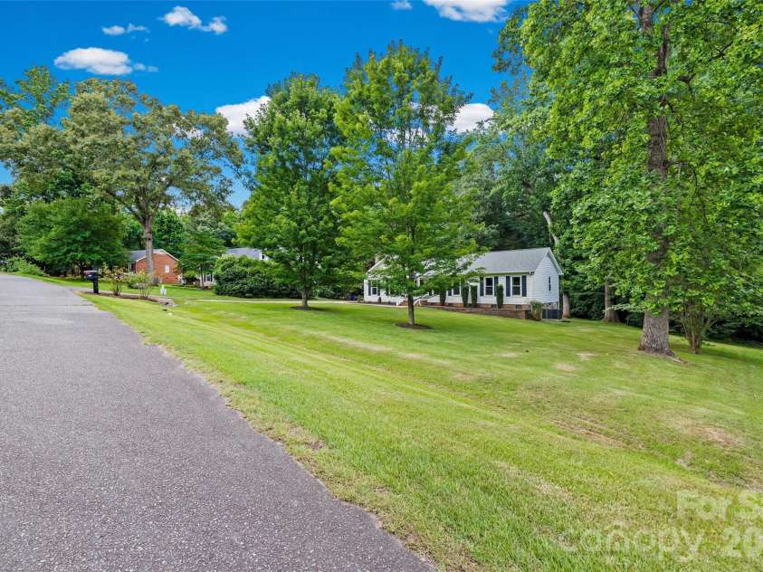 988 Pleasant Ridge Road, Fort Mill, SC 29715.  MLS# CAR4389183, YatesRealty ID 34162. 