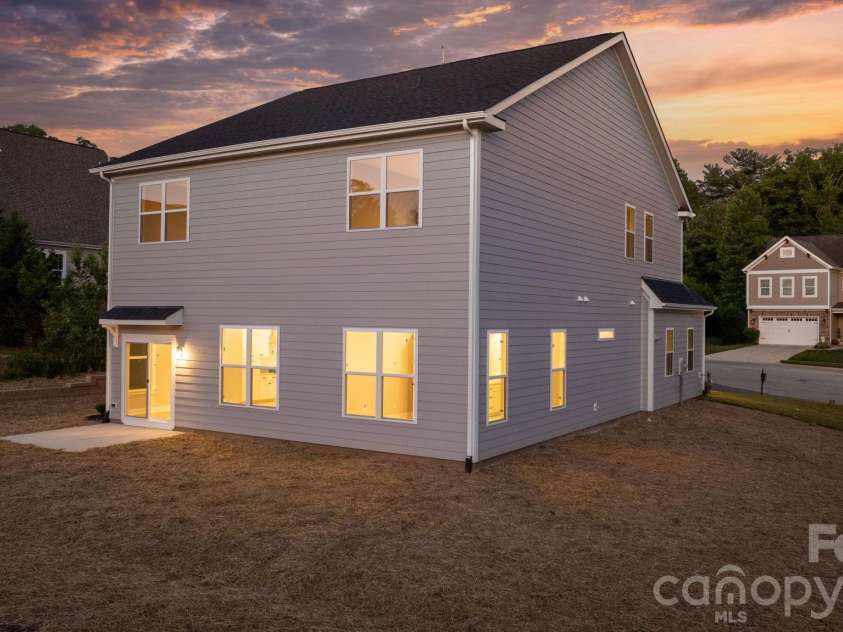 3875 12th Street Court, Hickory, NC 26801.  MLS# CAR4385833, YatesRealty ID 34163. 