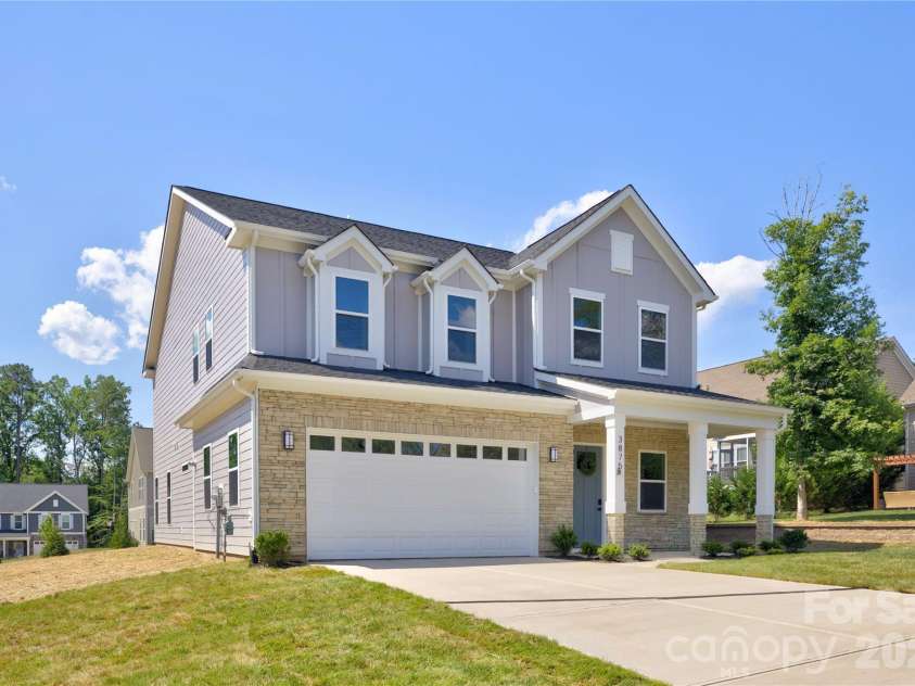3875 12th Street Court, Hickory, NC 26801.  MLS# CAR4385833, YatesRealty ID 34163. 