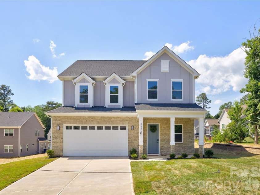 3875 12th Street Court, Hickory, NC 26801.  MLS# CAR4385833, YatesRealty ID 34163. 