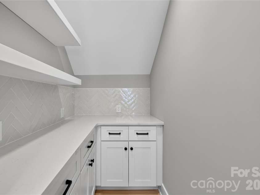 3875 12th Street Court, Hickory, NC 26801.  MLS# CAR4385833, YatesRealty ID 34163. 