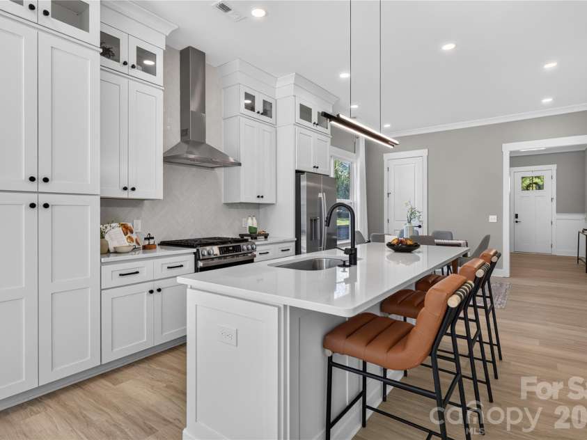 3875 12th Street Court, Hickory, NC 26801.  MLS# CAR4385833, YatesRealty ID 34163. 