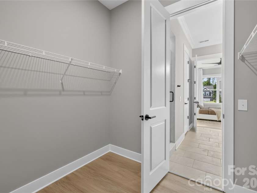 3875 12th Street Court, Hickory, NC 26801.  MLS# CAR4385833, YatesRealty ID 34163. 