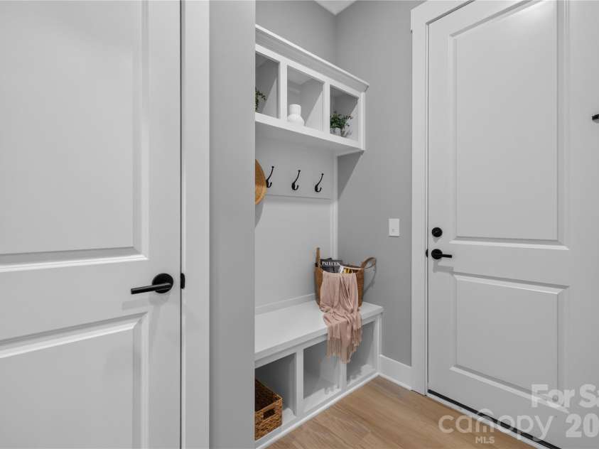 3875 12th Street Court, Hickory, NC 26801.  MLS# CAR4385833, YatesRealty ID 34163. 