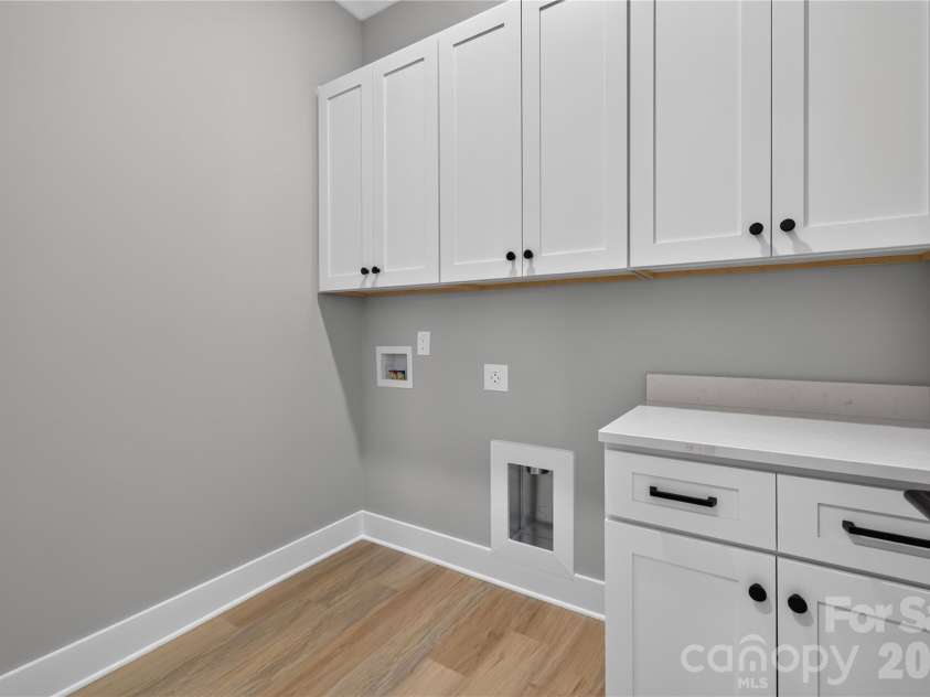 3875 12th Street Court, Hickory, NC 26801.  MLS# CAR4385833, YatesRealty ID 34163. 