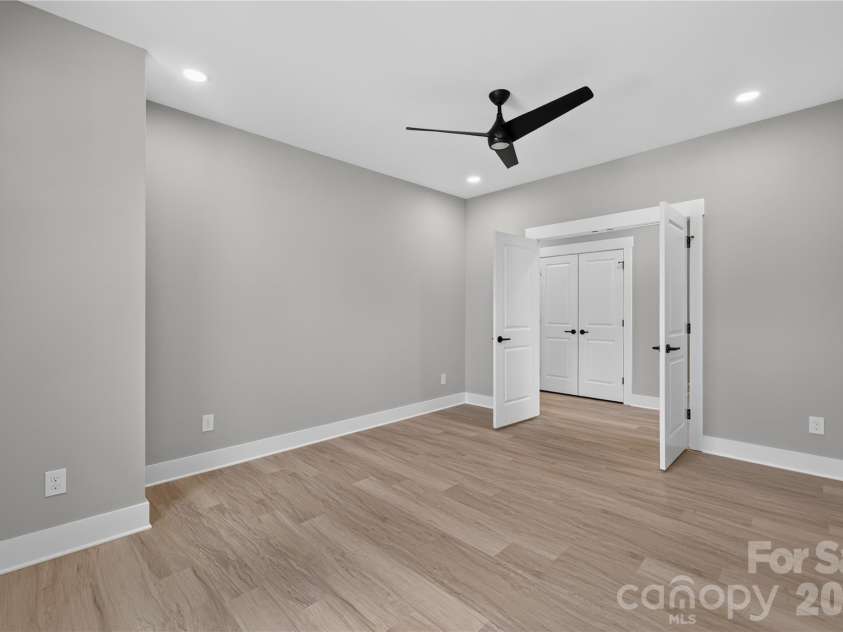 3875 12th Street Court, Hickory, NC 26801.  MLS# CAR4385833, YatesRealty ID 34163. 
