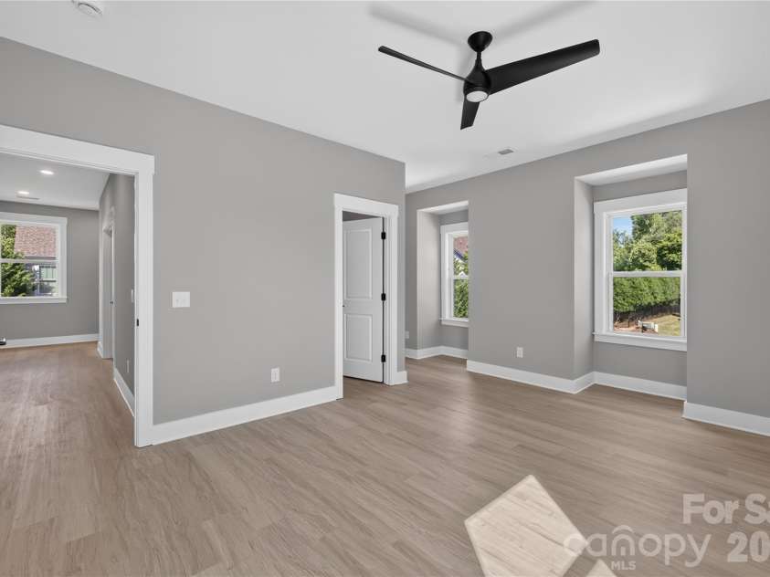 3875 12th Street Court, Hickory, NC 26801.  MLS# CAR4385833, YatesRealty ID 34163. 