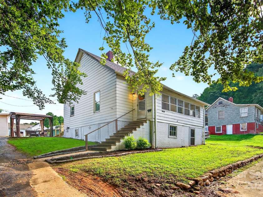 87 2nd Street, Marion, NC 28752.  MLS# CAR4291777, YatesRealty ID 34163. 