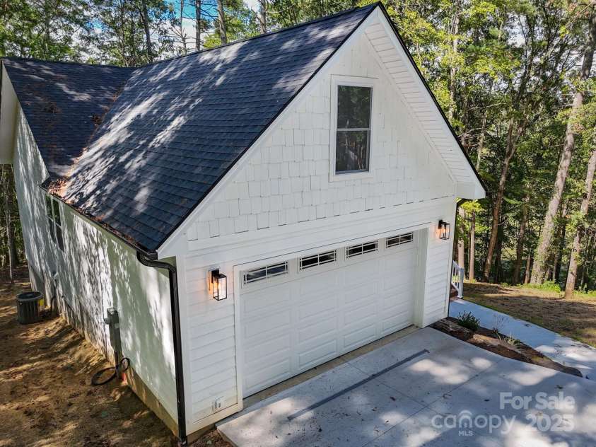 117 Forest Fern Lane, Alexander, NC 28701.  MLS# CAR4286016, YatesRealty ID 34164. 
