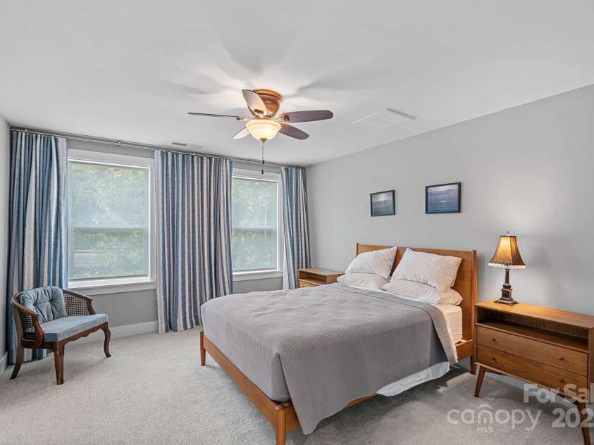 1910 Seegars Place, Charlotte, NC 28204.  MLS# CAR4292964, YatesRealty ID 34165. 