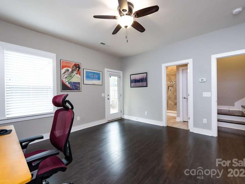 1910 Seegars Place, Charlotte, NC 28204.  MLS# CAR4292964, YatesRealty ID 34165. 