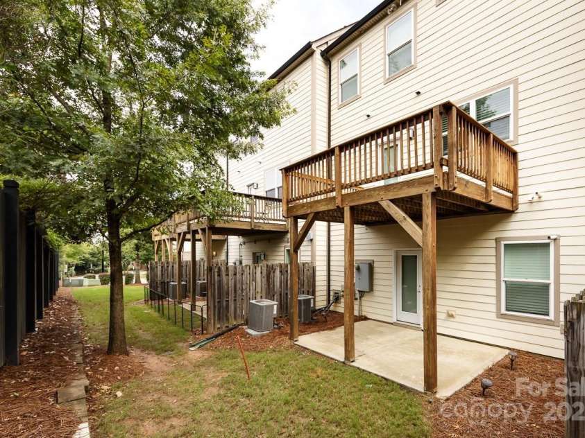 1910 Seegars Place, Charlotte, NC 28204.  MLS# CAR4292964, YatesRealty ID 34165. 