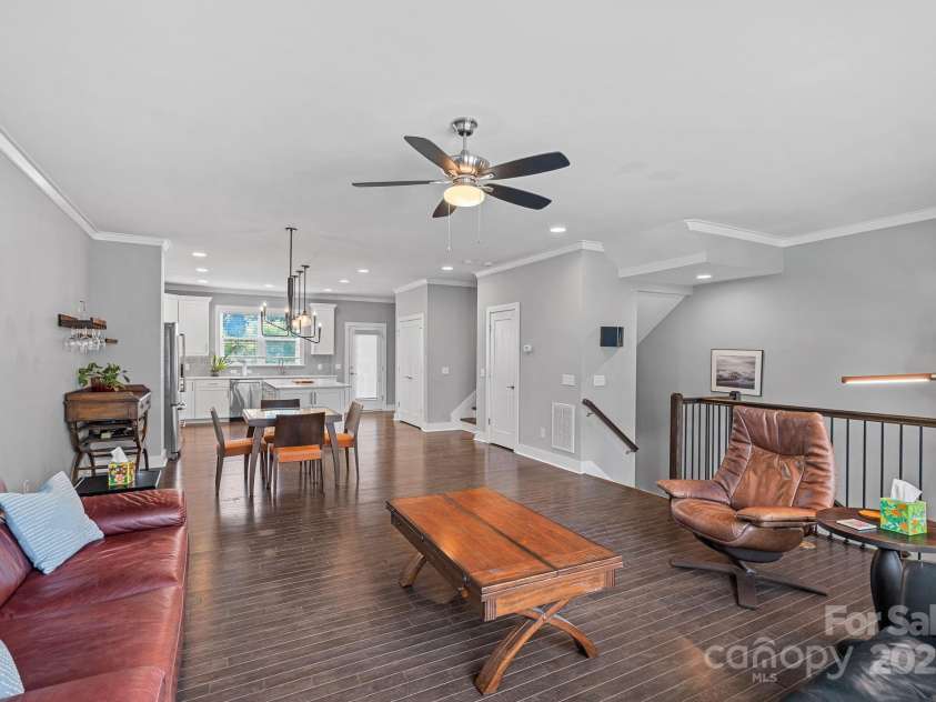 1910 Seegars Place, Charlotte, NC 28204.  MLS# CAR4292964, YatesRealty ID 34165. 