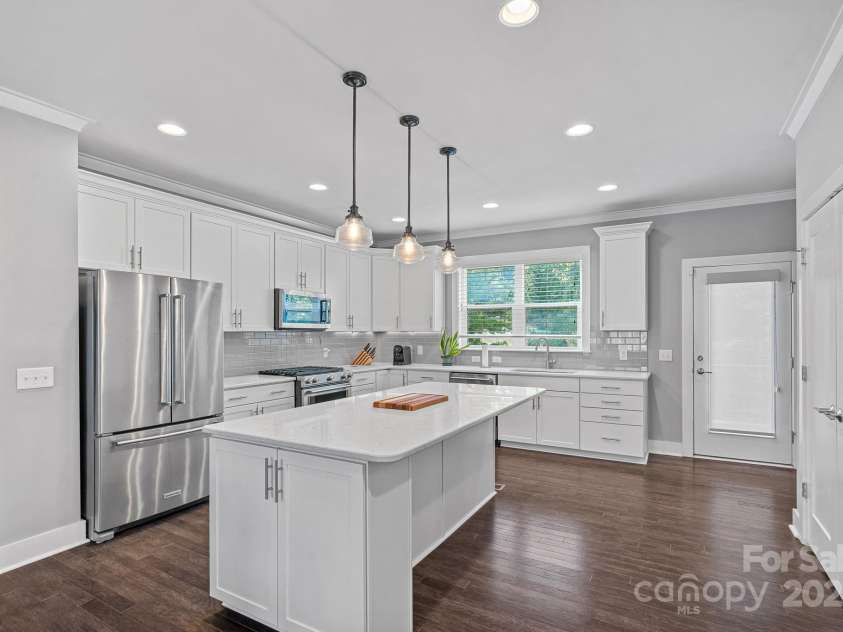 1910 Seegars Place, Charlotte, NC 28204.  MLS# CAR4292964, YatesRealty ID 34165. 