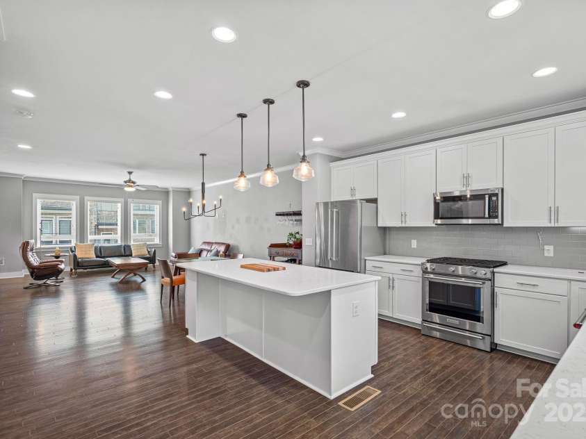 1910 Seegars Place, Charlotte, NC 28204.  MLS# CAR4292964, YatesRealty ID 34165. 