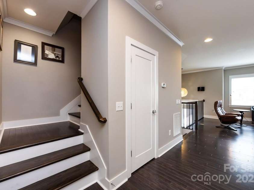 1910 Seegars Place, Charlotte, NC 28204.  MLS# CAR4292964, YatesRealty ID 34165. 
