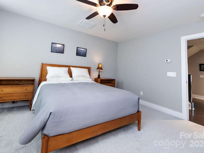 1910 Seegars Place, Charlotte, NC 28204.  MLS# CAR4292964, YatesRealty ID 34165. 