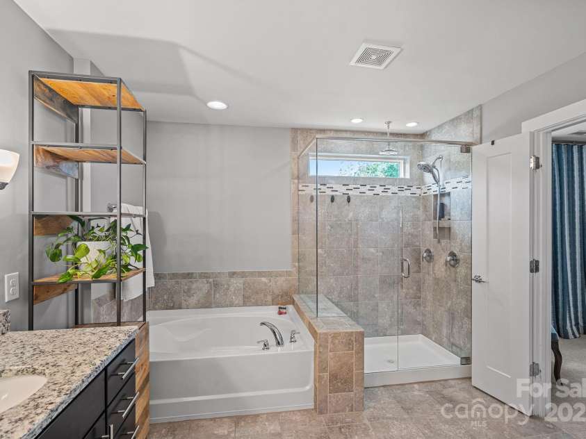 1910 Seegars Place, Charlotte, NC 28204.  MLS# CAR4292964, YatesRealty ID 34165. 
