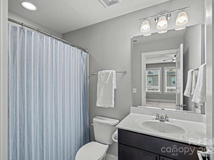 1910 Seegars Place, Charlotte, NC 28204.  MLS# CAR4292964, YatesRealty ID 34165. 