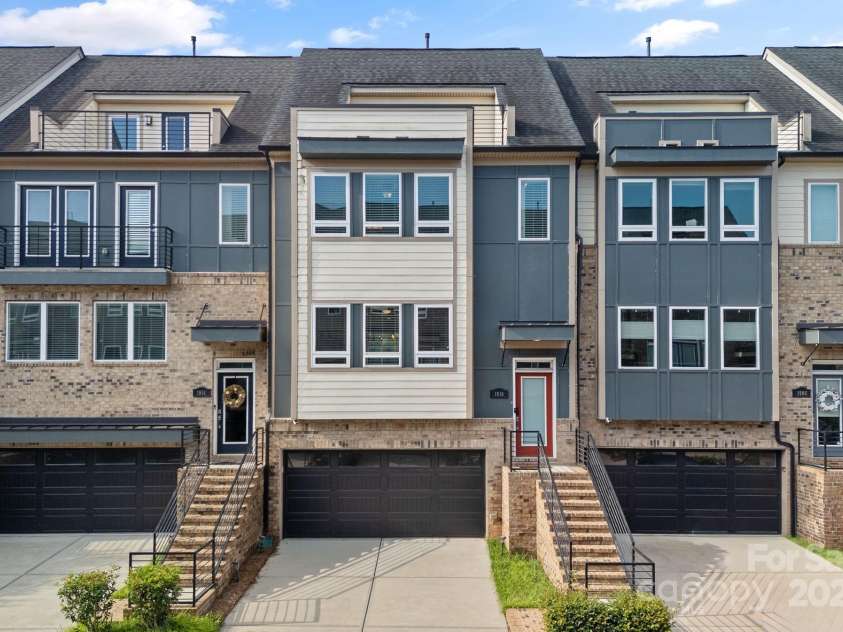 1910 Seegars Place, Charlotte, NC 28204.  MLS# CAR4292964, YatesRealty ID 34165. 