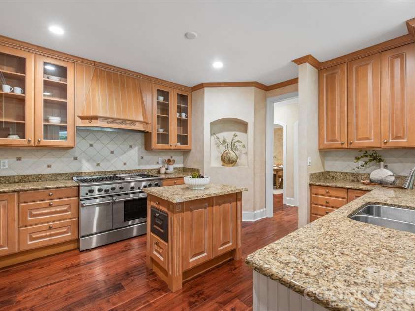 9529 Greyson Ridge Drive, Charlotte, NC 28277.  MLS# CAR4349423, YatesRealty ID 34165. 