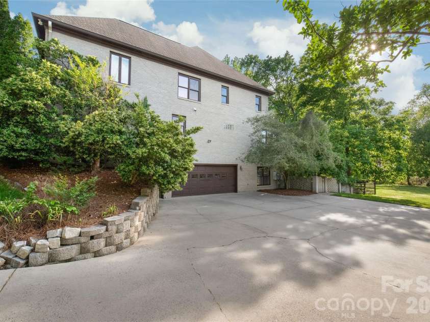 9529 Greyson Ridge Drive, Charlotte, NC 28277.  MLS# CAR4349423, YatesRealty ID 34165. 