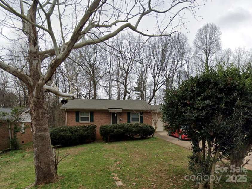 2313 Longleaf Drive, Charlotte, NC 28210.  MLS# CAR4293413, YatesRealty ID 34166. 
